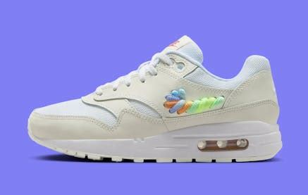 Regenboog veters stelen de show bij deze Nike Air 